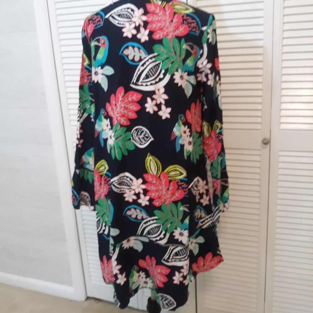 Crown & Ivy tropical parrot shift dress medium NWT - Picture 4 of 8
